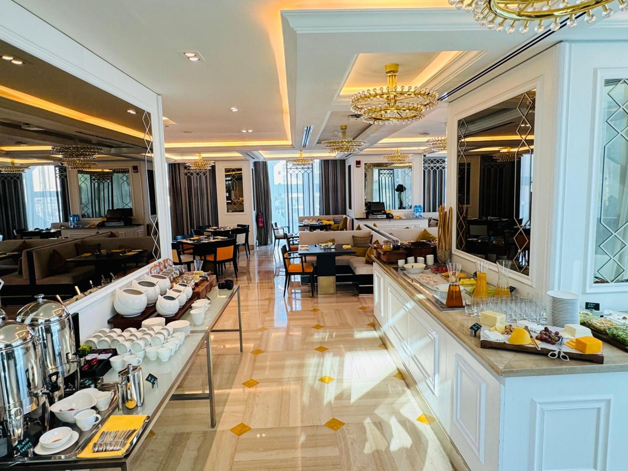 Shaza Doha Hotel Ngoại thất bức ảnh The restaurant at the hotel