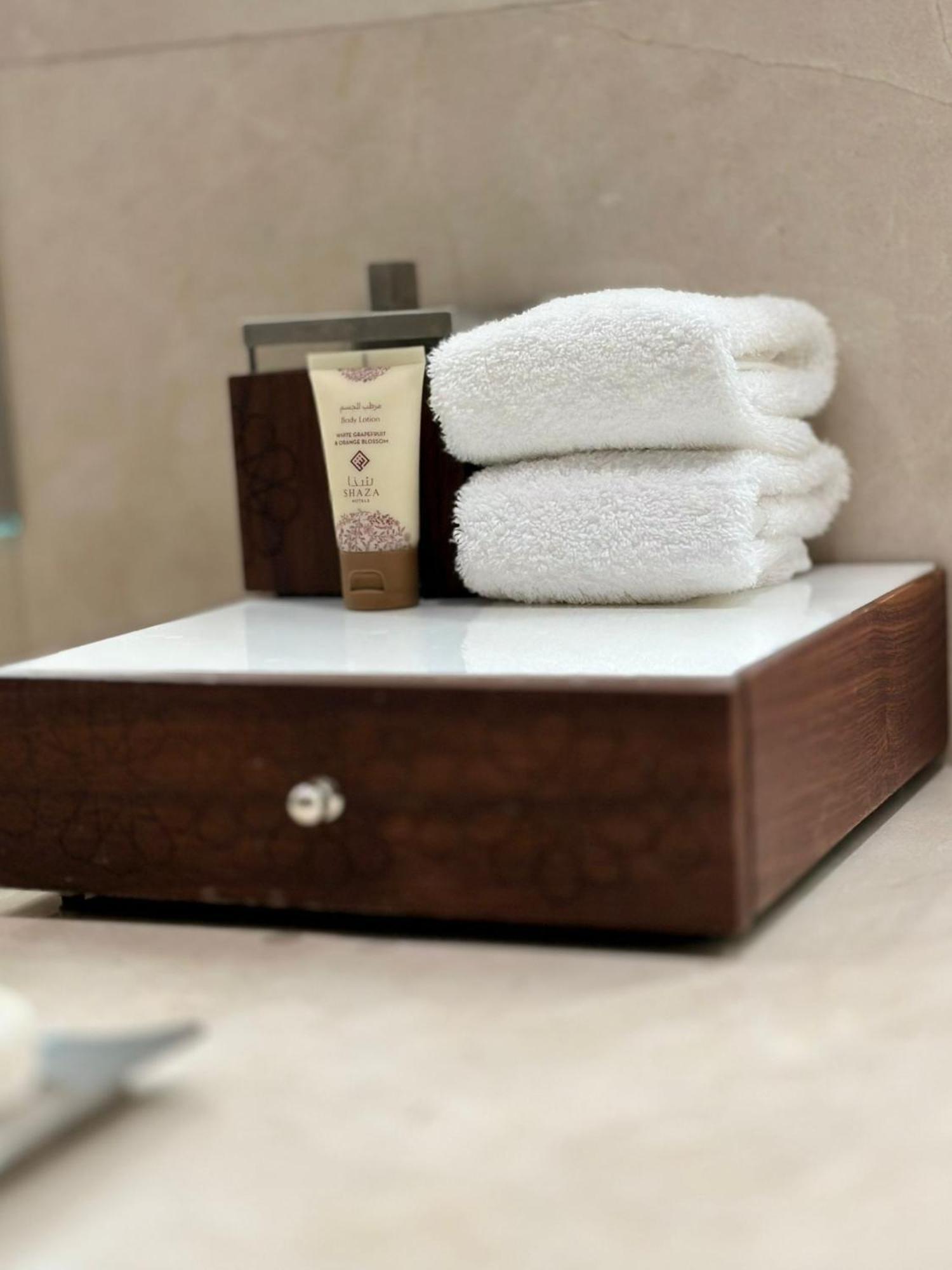 Shaza Doha Hotel Ngoại thất bức ảnh A drawer with a towel and soap
